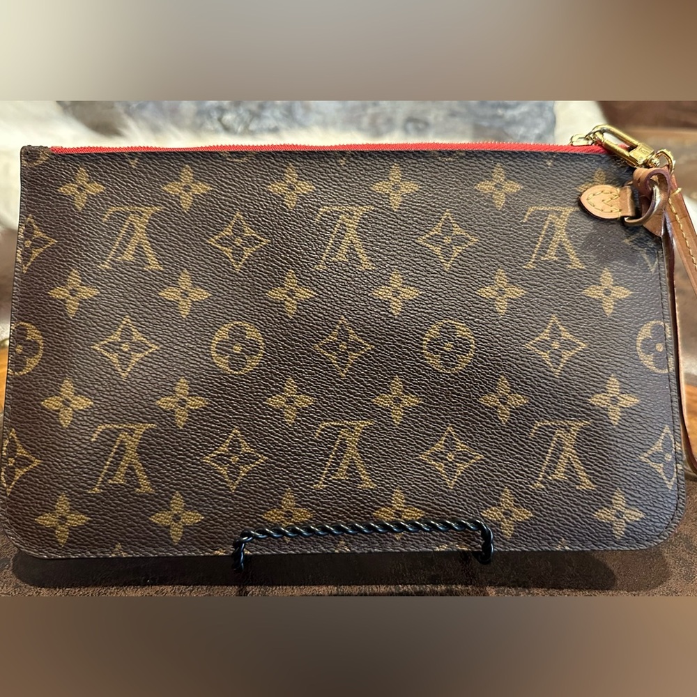 Louis Vuitton Pouch-Excellent Condition